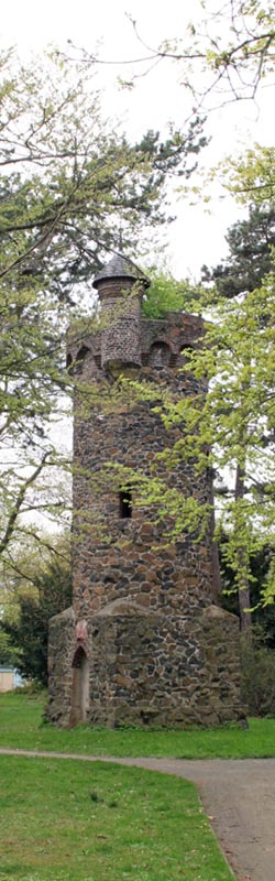 Stadtpark mit Turm